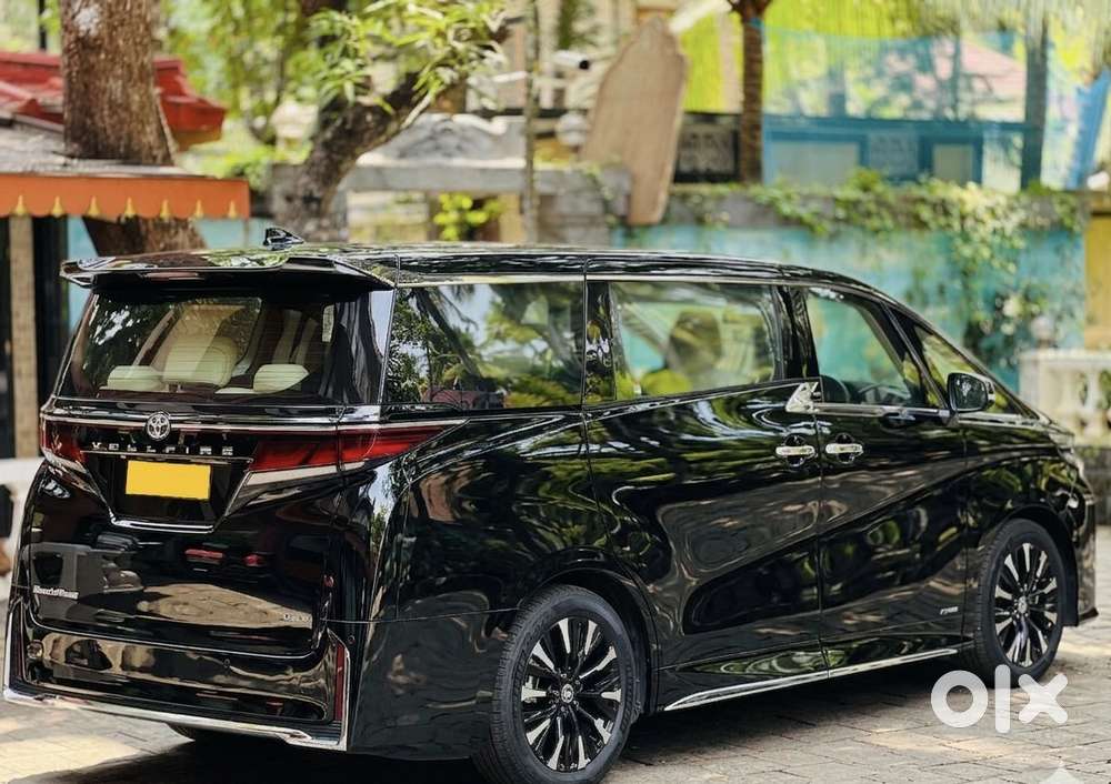 Toyota Vellfire Vip – Executive Lounge, 2026, Petrol