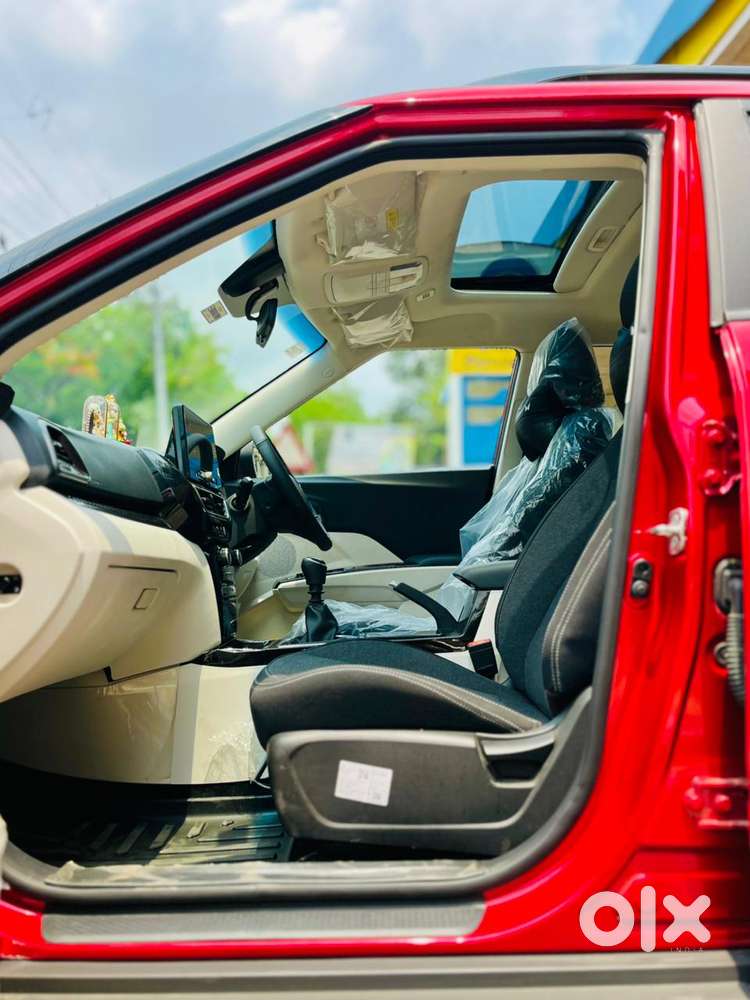 Mahindra Xuv 3xo Ax5 Pm Mt, 2024, Petrol