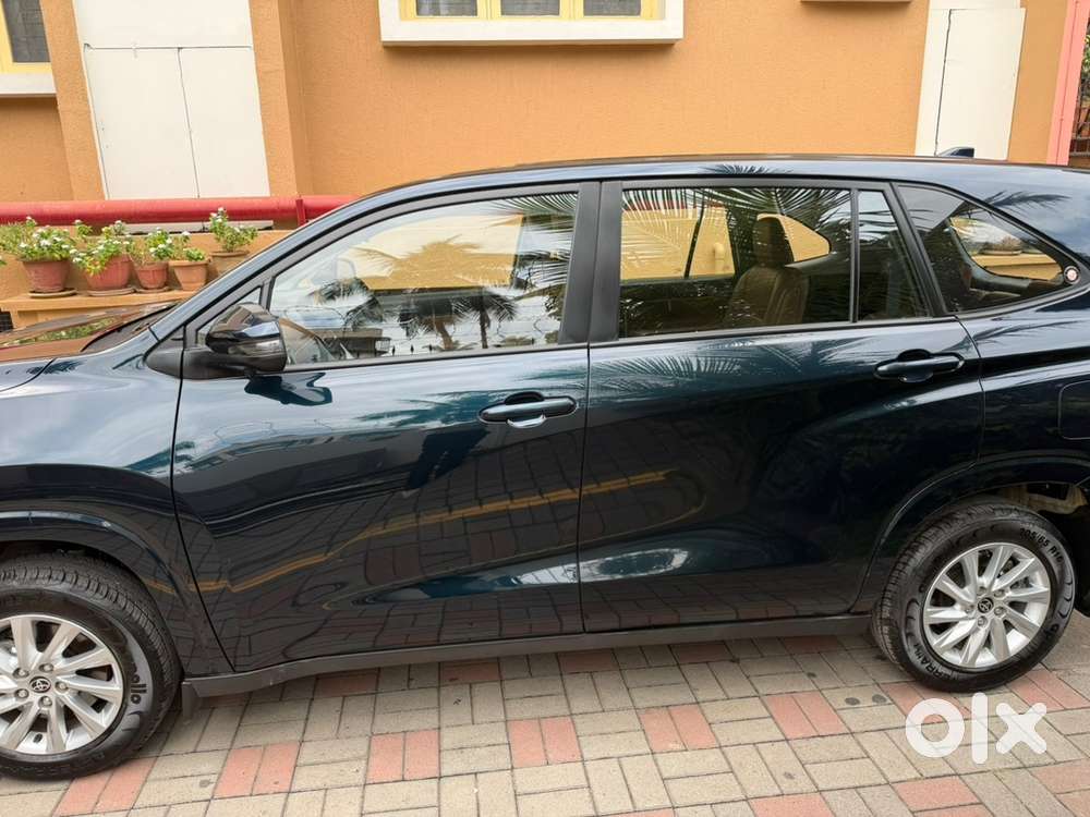Toyota Innova Hycross Gx (o) 2025 Petrol Automatic
