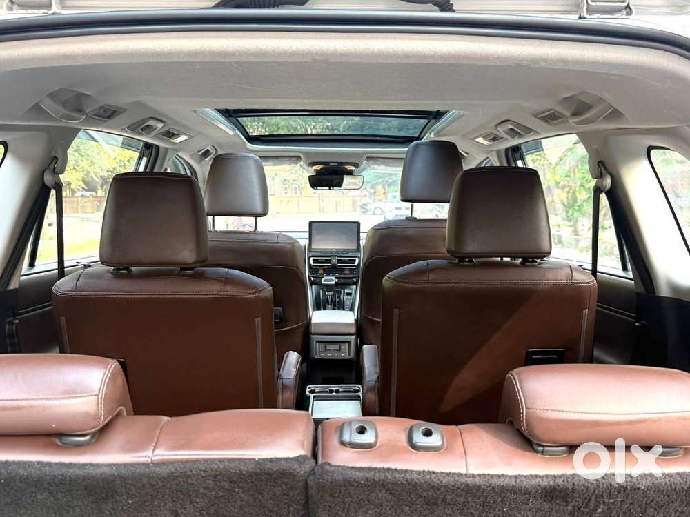 Toyota Innova Hycross 2.0 Zx (o) Hybrid 7 Str, 2025, Cng & Hybrids