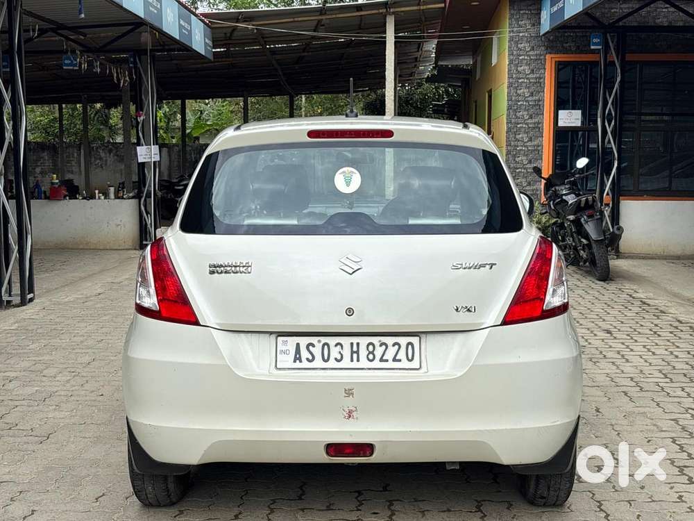 Maruti Suzuki Swift Vxi + Manual, 2012, Petrol
