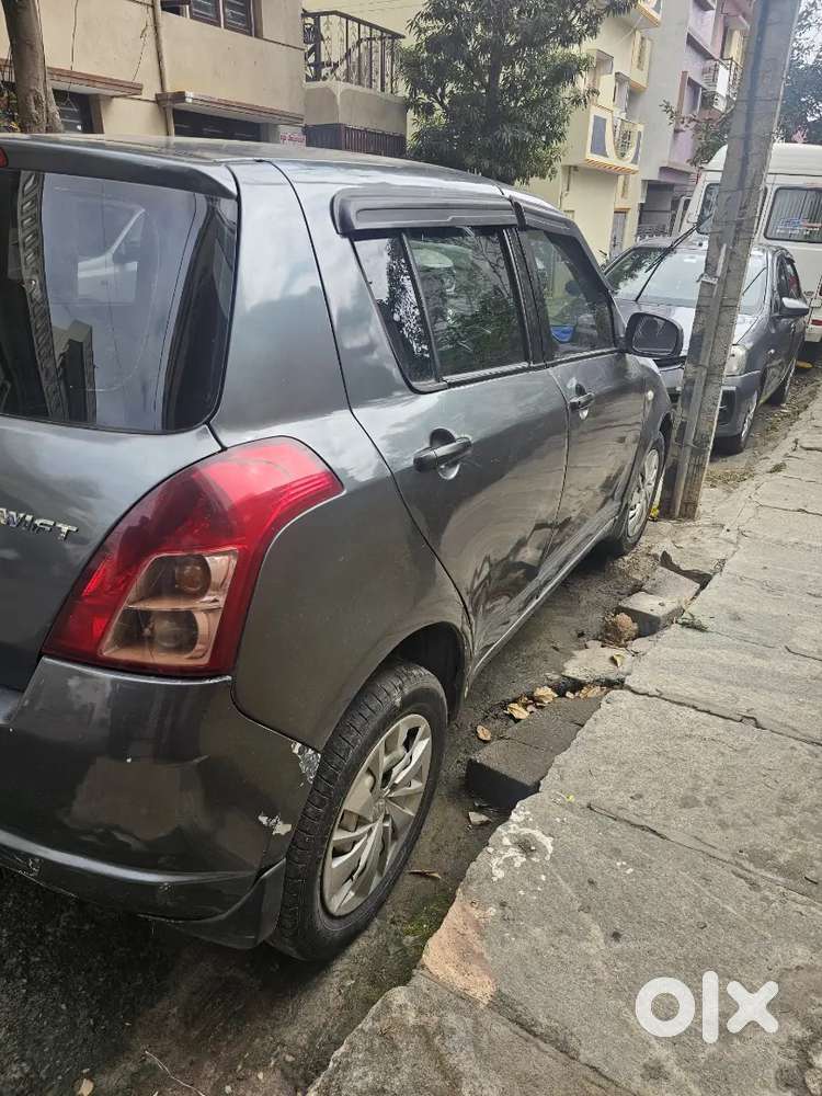 Maruti Swift 2005 (petrol)  5th Owner  Direct Sale
