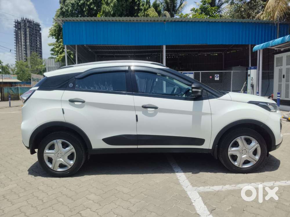Tata Nexon 1.2 Revotron Xm (s), 2023, Petrol