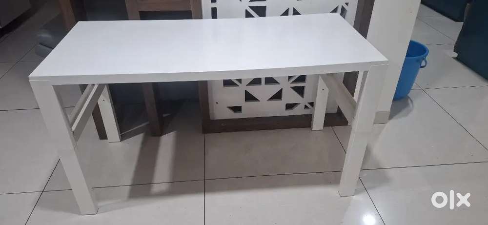 Ikea pahl moderately used