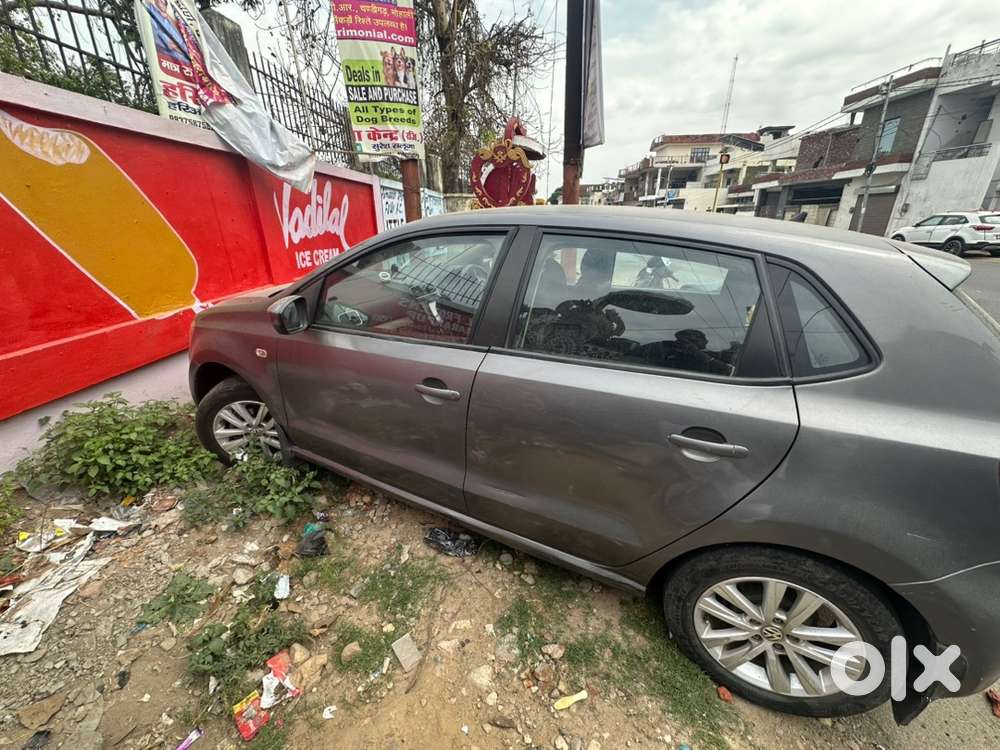Volkswagen Polo 2012 Petrol 81300 Km Driven  New Tyre New Battery