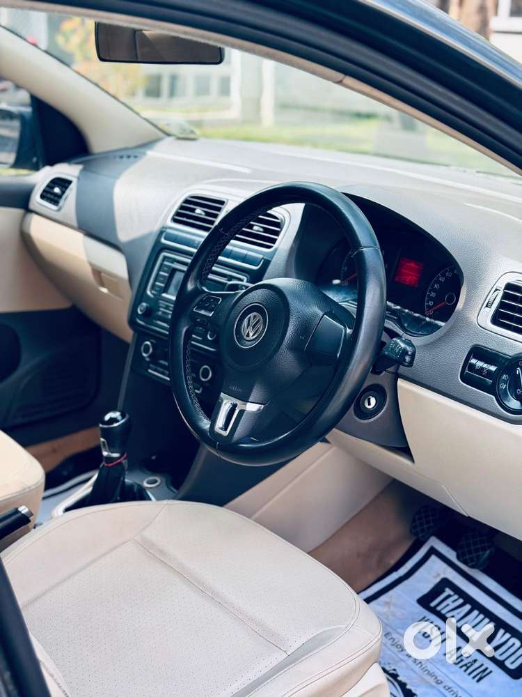 Volkswagen Vento Celeste 1.6 Highline, 2013, Petrol