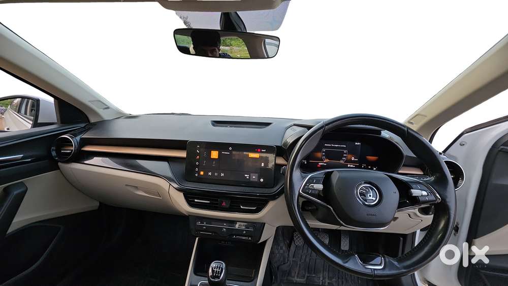 Skoda Slavia Style 1.0l Tsi Mt, 2022, Petrol