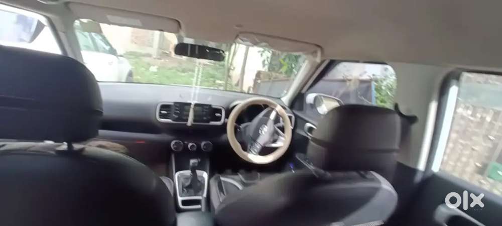 Hyundai Venue 2020 Petrol Well Maintained