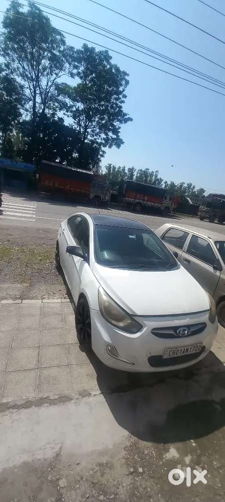 Hyundai Verna Fluidic 1.6 2012