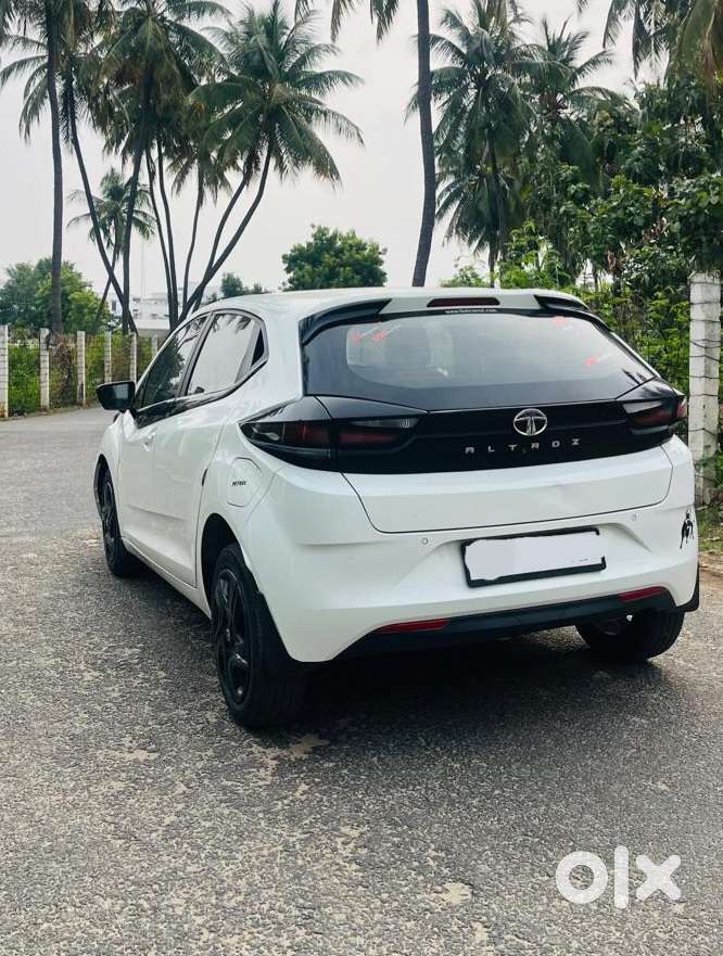 Tata Altroz 1.2 Xt, 2023, Petrol