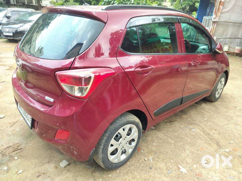 Hyundai Grand I10 Sportz, 2016, Petrol