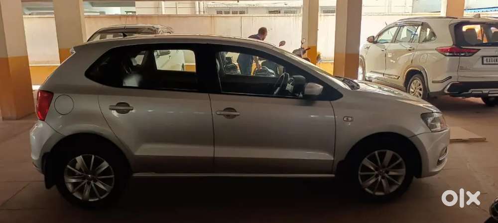 Volkswagen Polo Highline 2016 Petrol Car