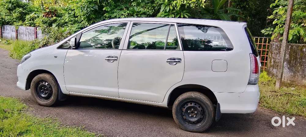 Toyota Innova 2011