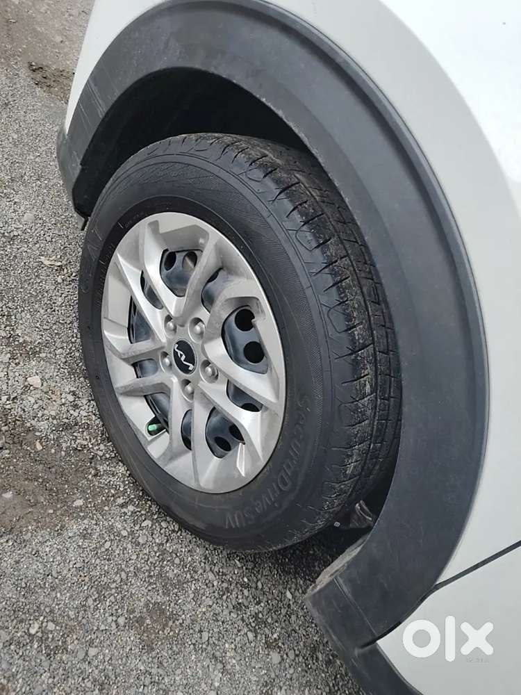 Kia Carens Premium 2023