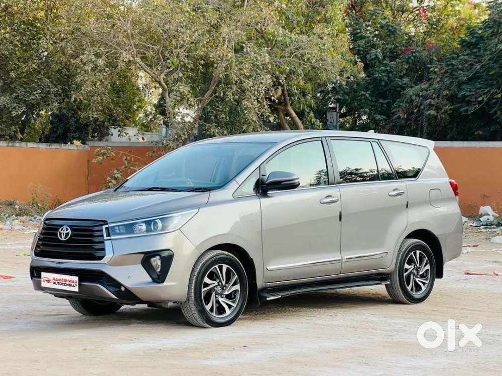 Toyota Innova Crysta [2020-ongoing] 2.4 Vx 8 Str, 2022, Diesel