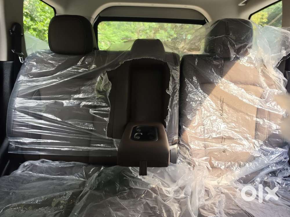 Mahindra Scorpio-n 2.0 Z4 Petrol At 7 Str, 2024, Petrol