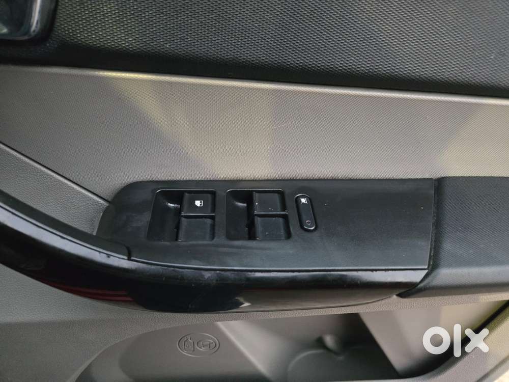 Tata Tiago 1.2 Revotron Xza, 2017, Petrol