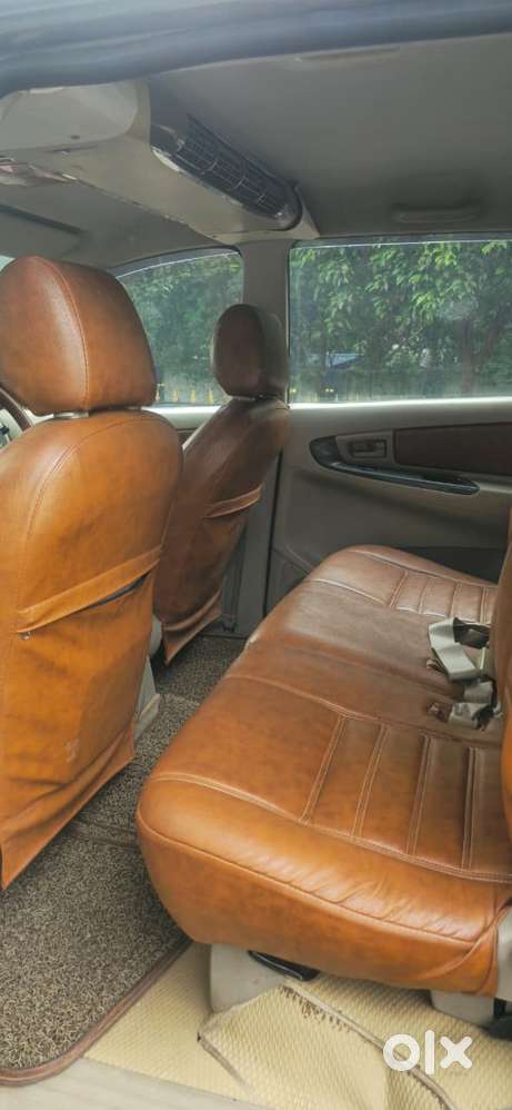Toyota Innova 2.5 G (diesel) 8 Seater Bs Iv, 2011, Diesel