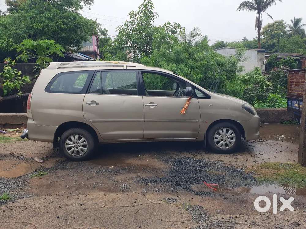 Toyota Innova 2.5 V 2010