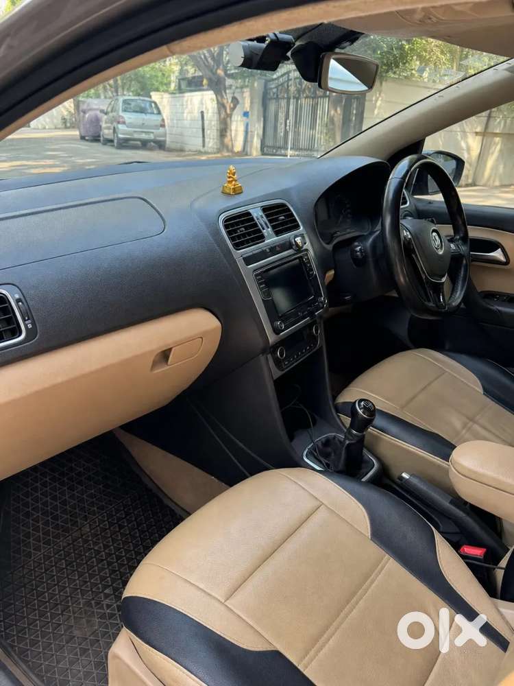 Volkswagen Polo Petrol Highline 1.2l, 2016, Petrol