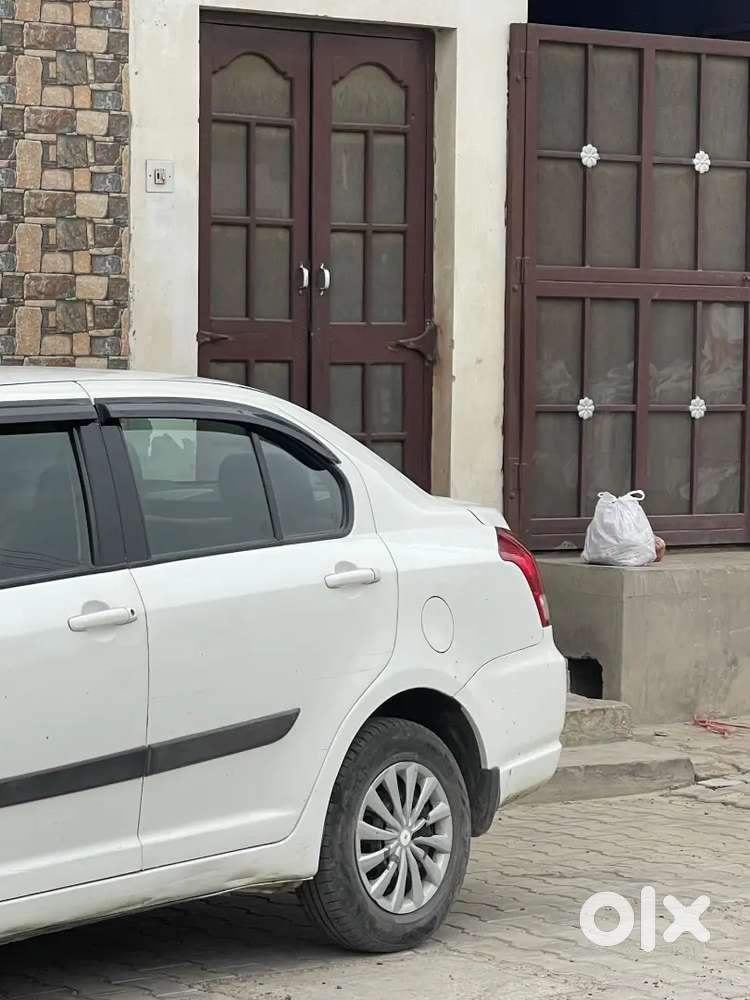 Maruti Suzuki Dzire 2013 Diesel 100000 Km Driven Android Player