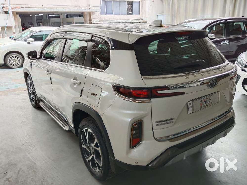 Toyota Urban Cruiser Hyryder 7 Seater V At Awd, 2023, Petrol