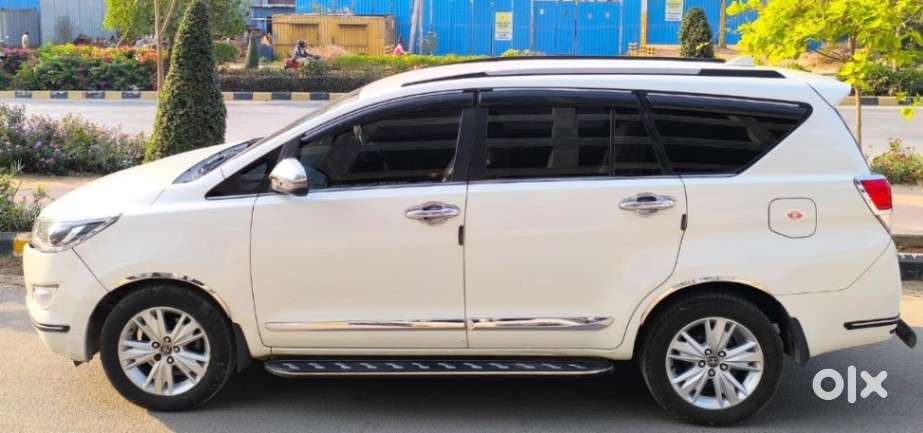 Toyota Innova Crysta