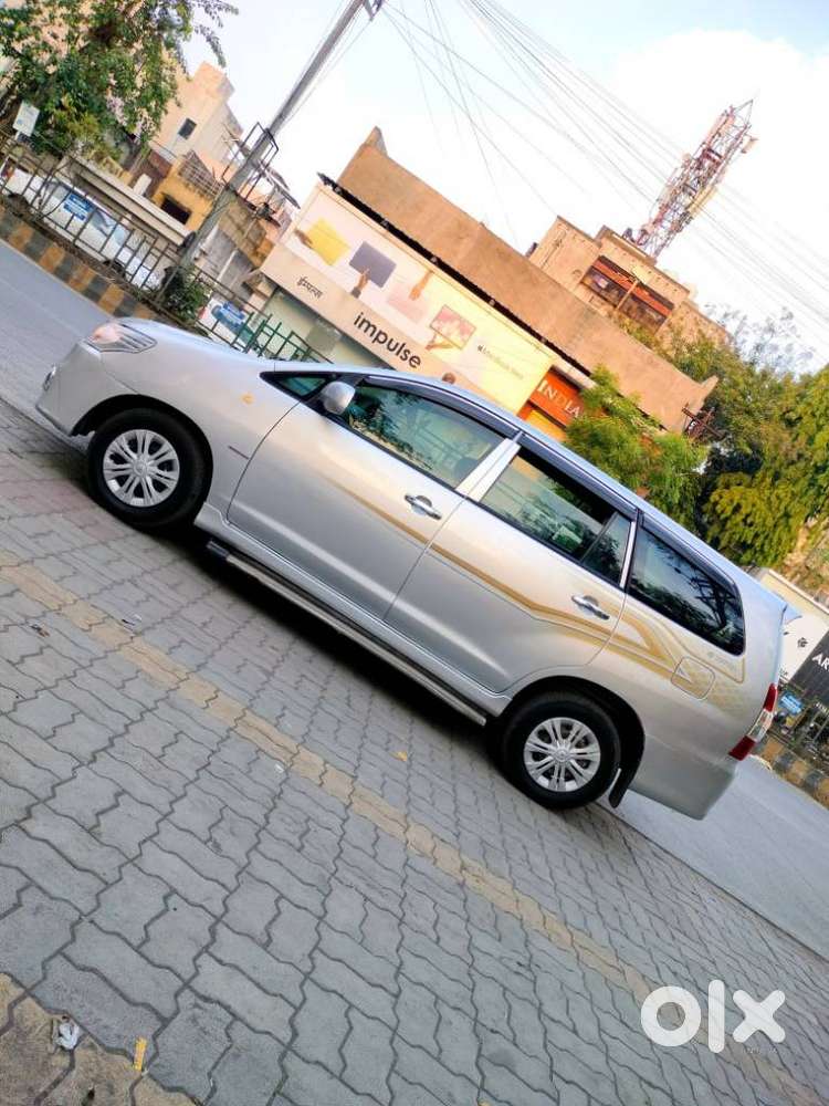 Toyota Innova 2.5 G (diesel) 8 Seater Bs Iv, 2013, Diesel