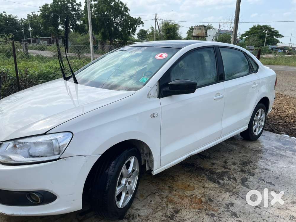 Volkswagen Vento Highline 1.6l Petrol 2013