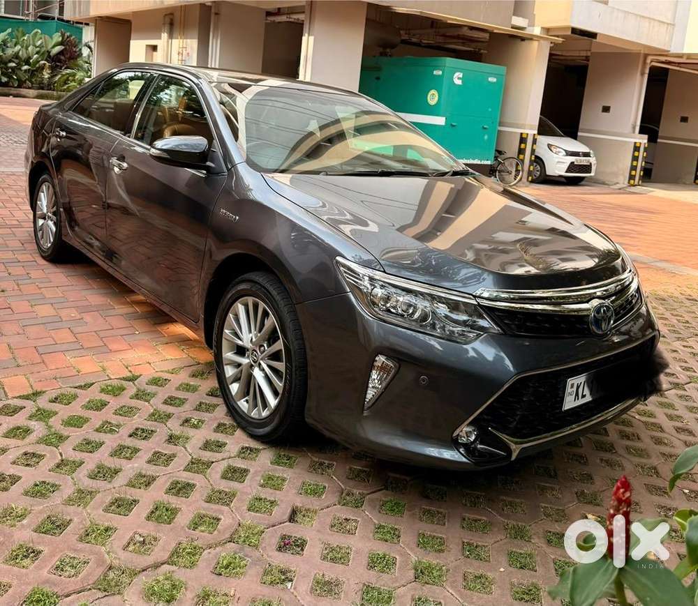 Toyota Camry 2018 Hybrid Well Maintained