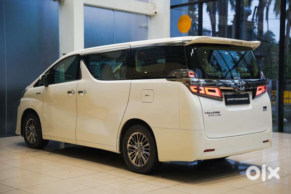 Toyota Vellfire Vip – Executive Lounge, 2022, Petrol