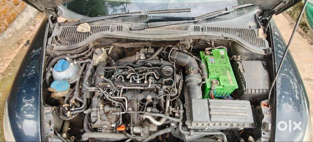 Skoda Laura Ambiente At 2.0 Tdi Cr (2012) – Diesel Automatic ₹3,50,000