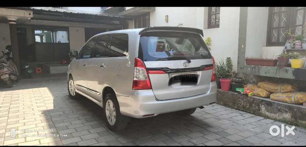 Toyota Innova 2015 Diesel 120000 Km Driven