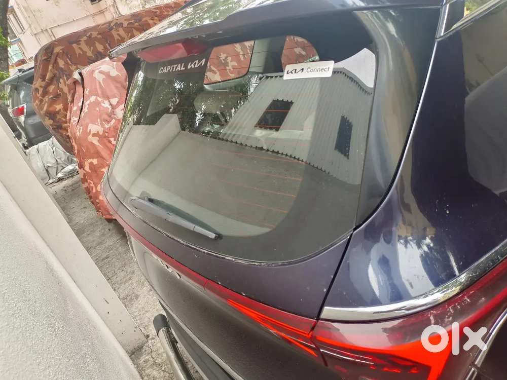 Kia Carens Luxury Plus 2024