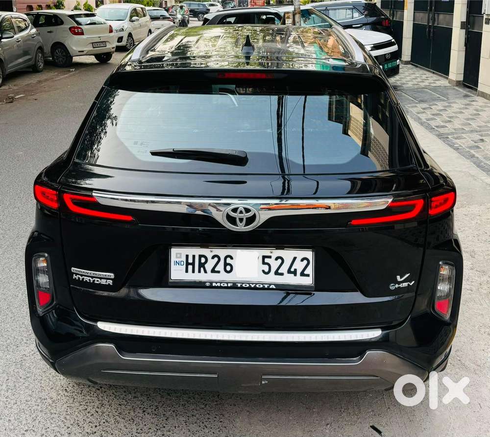 Toyota Urban Cruiser Hyryder 1.5 V Hybrid, 2025, Cng & Hybrids