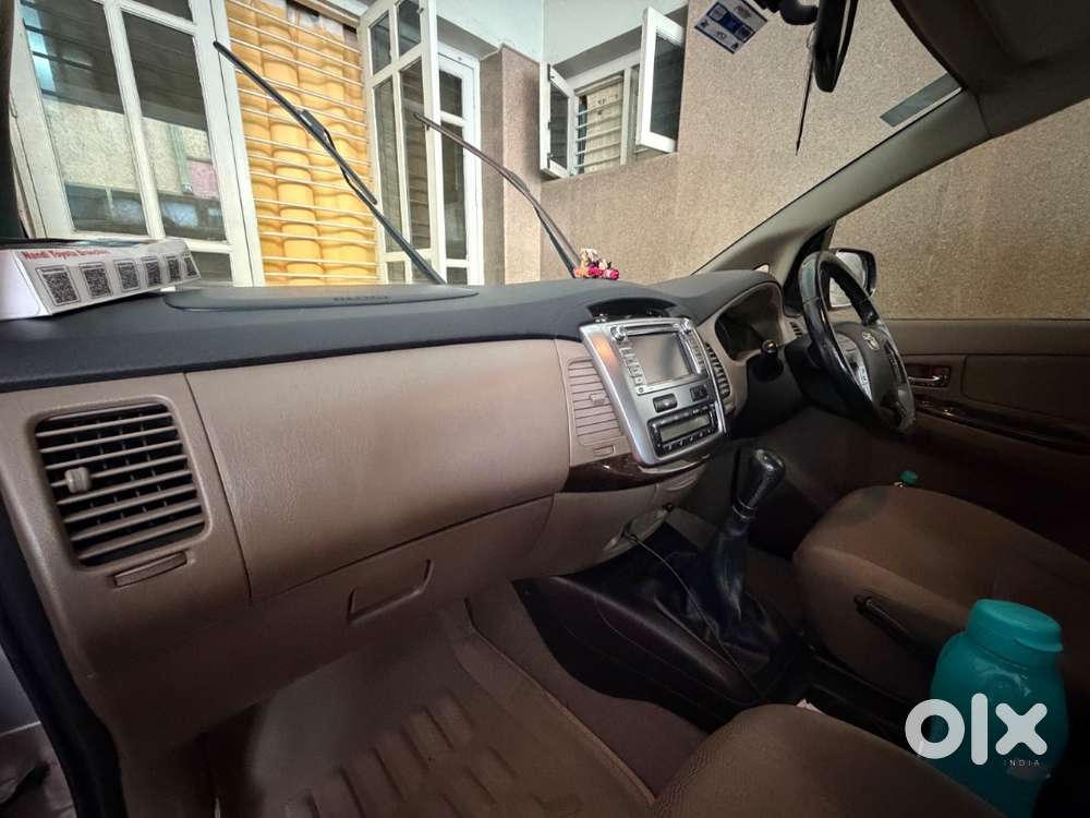 2015 Toyota Innova 2.5 Vx Diesel Manual 8-seater - Good Condition