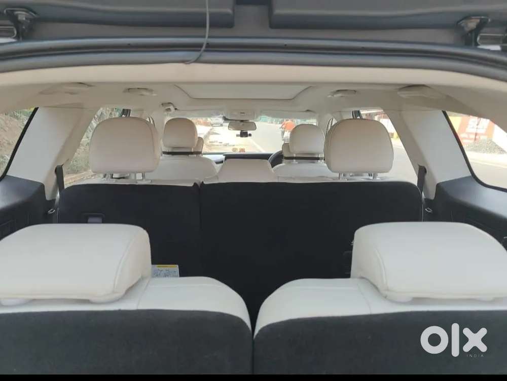 Mahindra Xuv700 2024 Petrol 14000 Km Driven