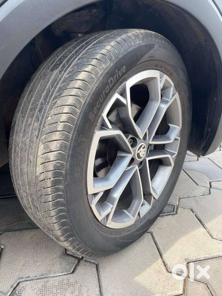 Skoda Kushaq 1.0 Tsi Style At (6 Airbags), 2024, Petrol