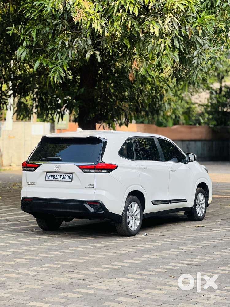 Toyota Innova Hycross 2.0 Vx Hybrid 7 Str, 2023, Petrol