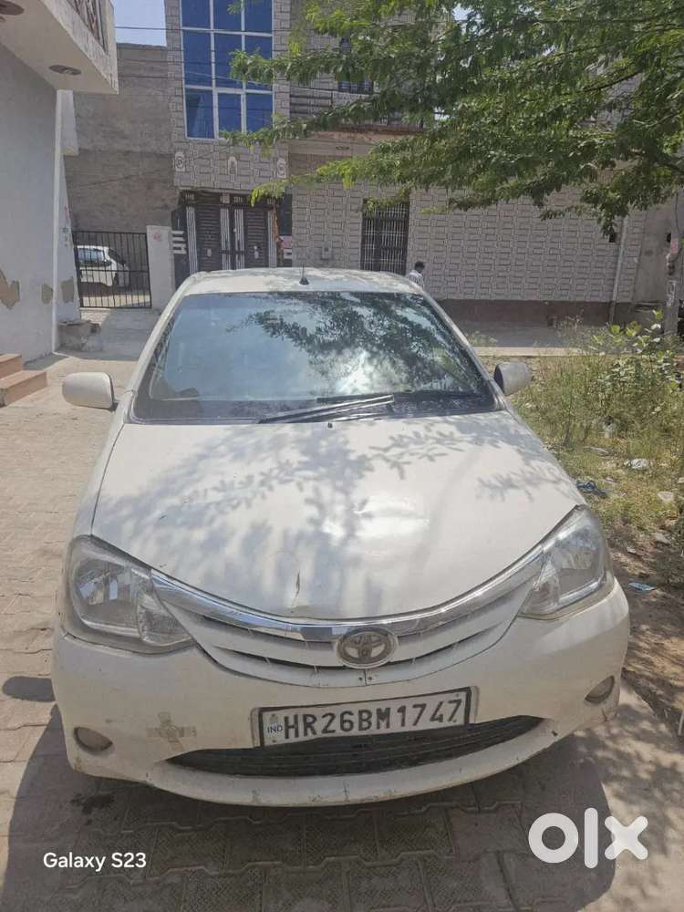 Toyota Etios 2011 (g) Petrol/cng