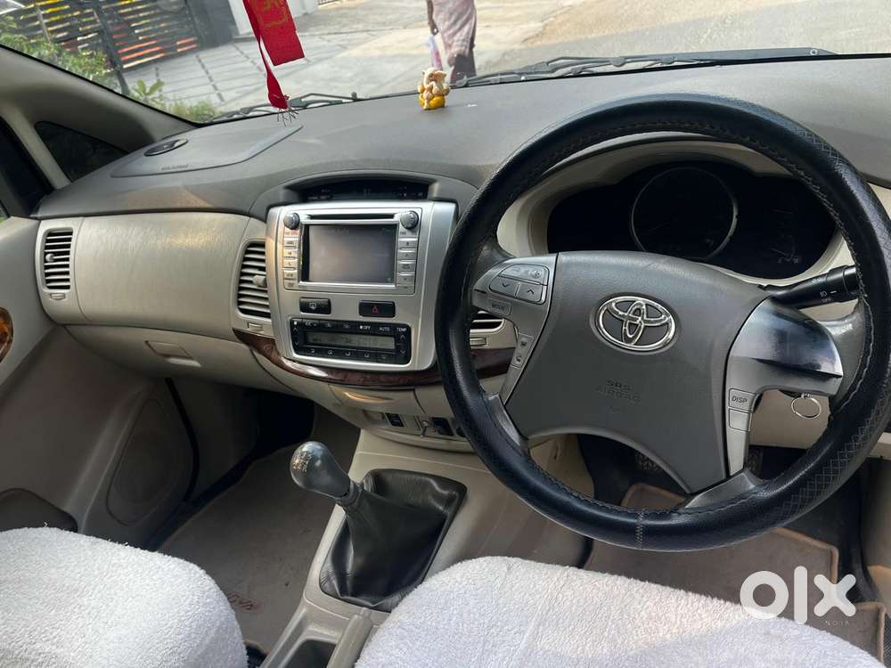 Toyota Innova 2.5 Vx 8 Str Bs-iii, 2012, Diesel