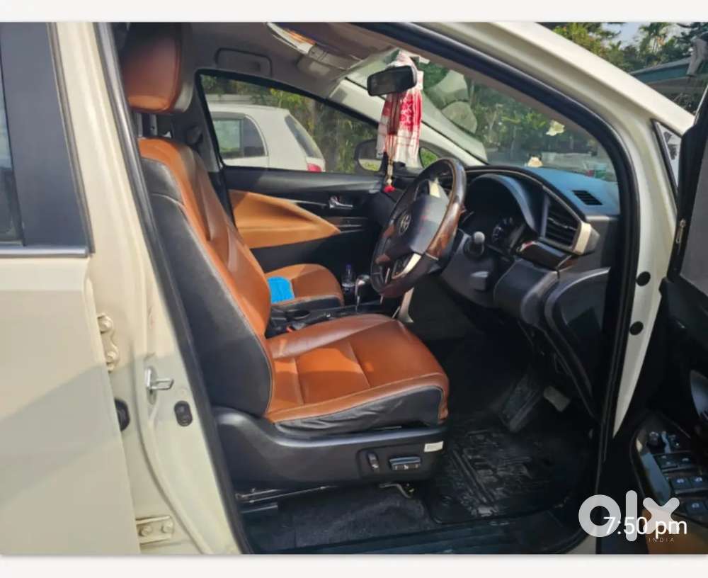 Toyota Innova Crysta 2.8z 2016