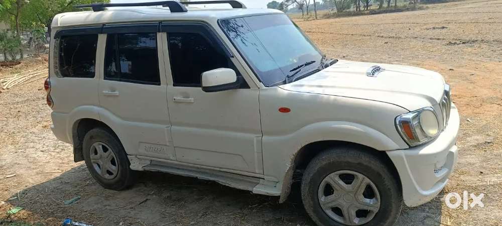 Mahindra Scorpio 1.99 S4 2013