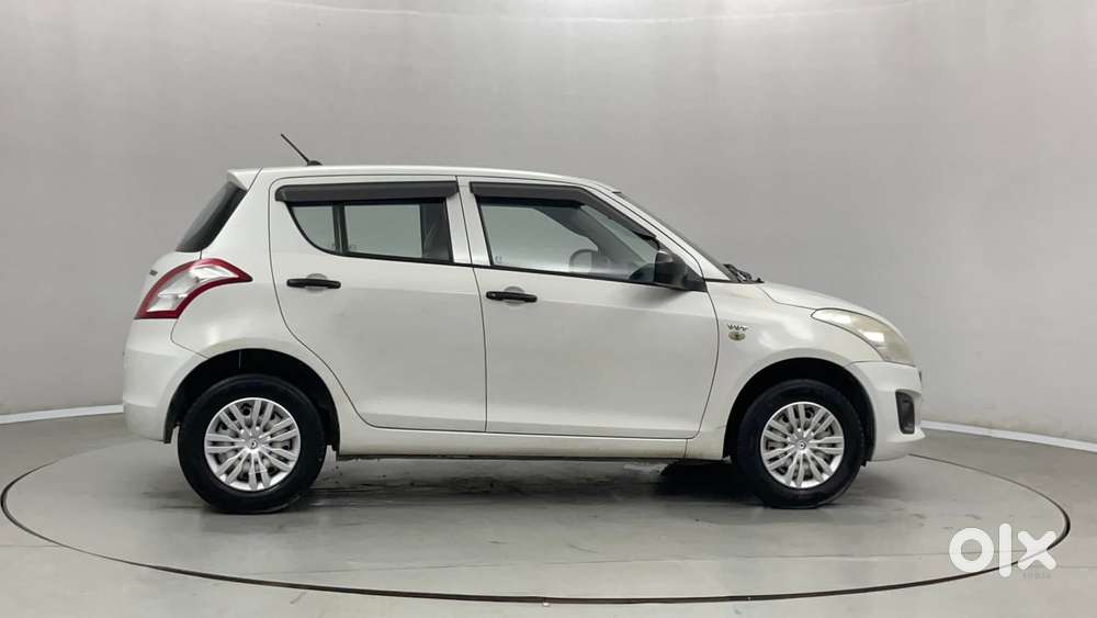 Maruti Suzuki Swift 1.2 Lxi (o), 2016, Petrol
