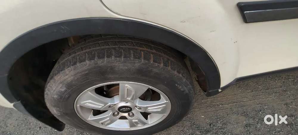 Mahindra Xuv500 Fwd W8  2012