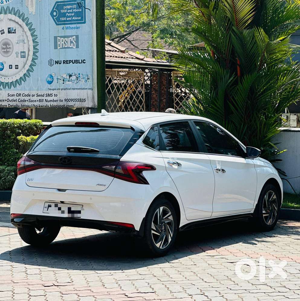 Hyundai I20 Asta (o) 1.2 Mt, 2023, Petrol