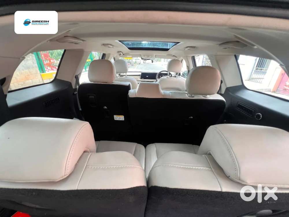 Mahindra Xuv700 2.0 Ax 7 Petrol At Luxury Pack Str, 2024, Petrol