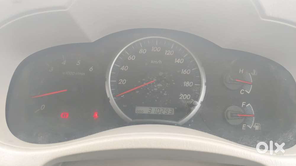 Toyota Innova 2.5 Vx 8 Seater Bs Iv, 2012, Diesel
