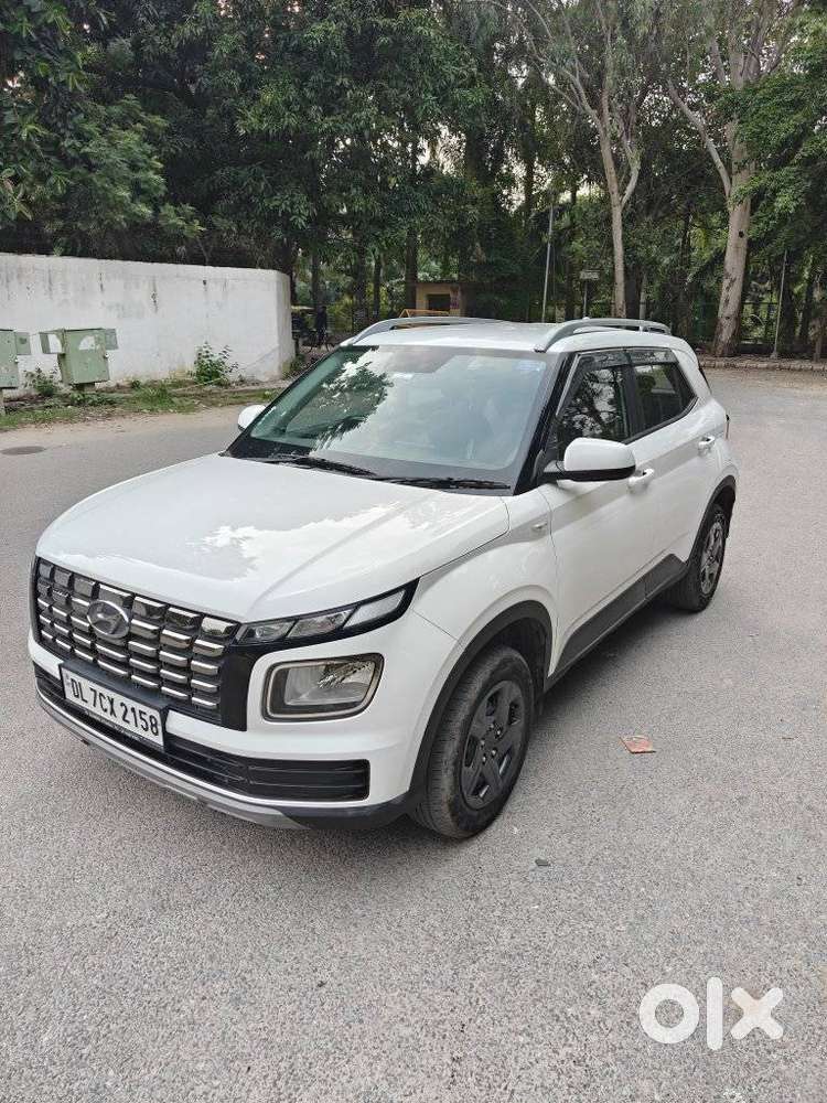 Hyundai Venue 1.2 S (o), 2024, Petrol