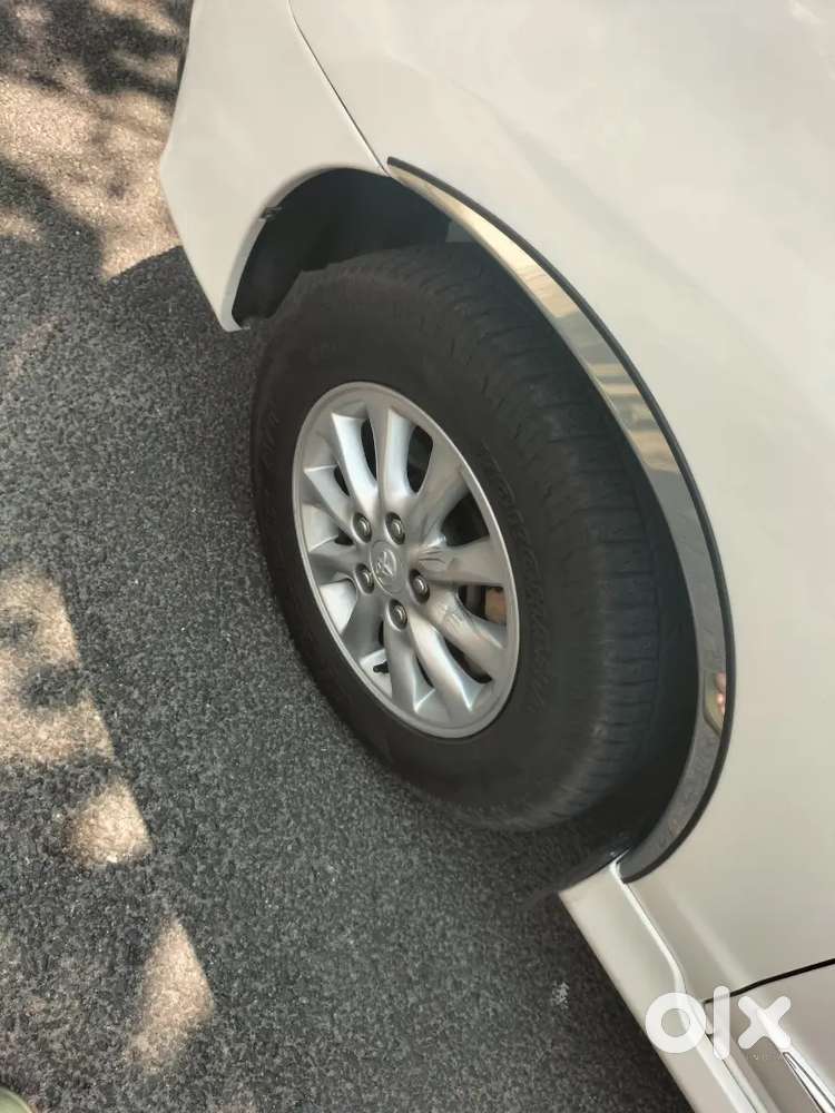 Toyota Innova 2014 V